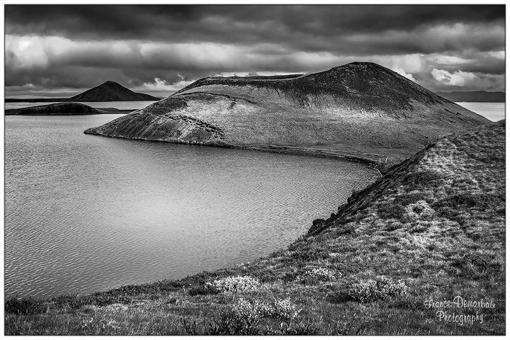 Pseudo crat&egrave;re de Skutustadir - lac Myvatn
