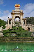La cascade monumentale du Parc de la Ciutadella est une œuvre de l'architecte 
Josep Fontseré. L'homme commença vers 1870 à transformer 
le site de la forteresse de Philippe V en jardins publics.