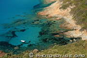 magnifique couleur bleu turquoise de la mer Méditerranée baignant 
le golfe de Sagone