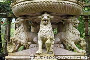 fontaine ornée de 4 lions sur la terrasse des chimères - Quinta 
da Regaleira
