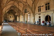 l'immense salle Vladislas du Vieux Palais Royal mèle le style gothique 
et Renaissance