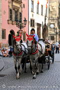 La Vieille Ville de Prague peut se visiter en calèche