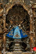 statuette en cire du Petit Jésus de Prague dans l'Eglise Notre Dame de la Victoire
