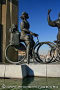 détail de la fontaine "Les cyclistes" située au centre de 't Zand