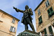 statue du général Gaffory à Corte devant sa maison natale 
assiégée par les gênois en 1750