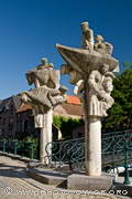 sculptures du pont des plaisirs impériaux le long du quai Saint Antoine (Sint Antoniuskaai)